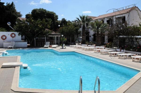 Miranta Hotel - Apartments & Studios Aegina المظهر الخارجي الصورة